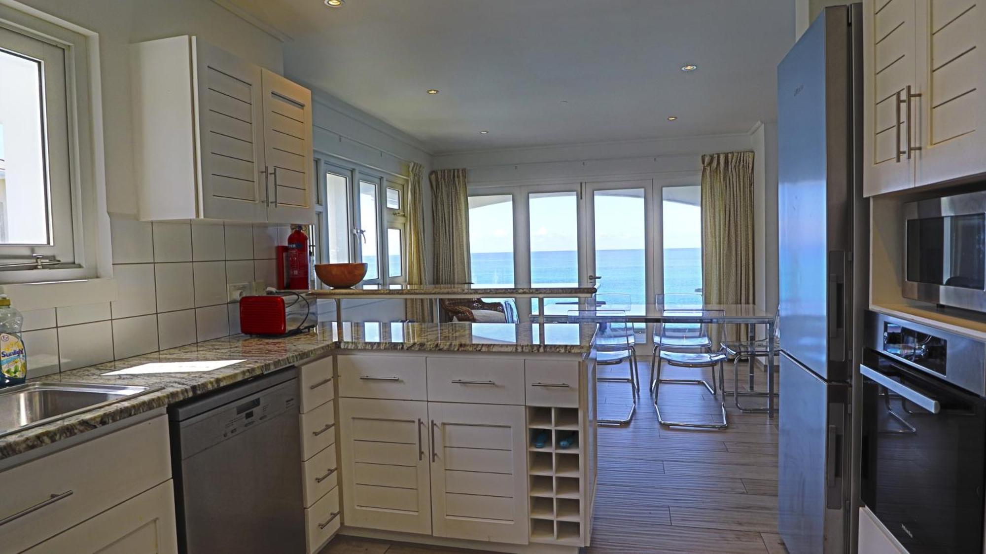 Vallonend Beachfront With Excellent View 3*